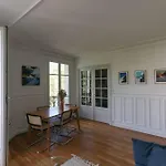 Bright Apartment With Lovely Balcony