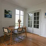 Bright Apartment With Lovely Balcony